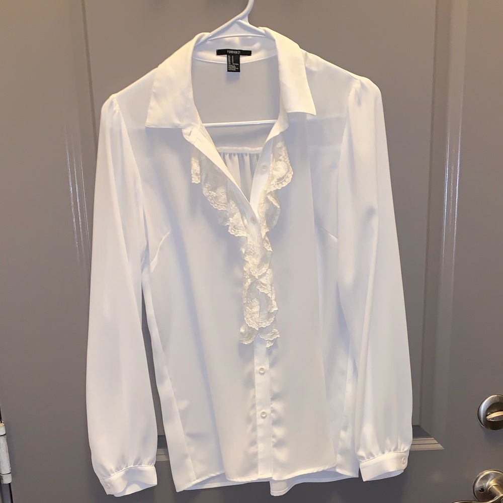 Like new white button up blouse
